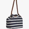 Torba typu bucket z monogramem i paskami w stylu bretońskim Torba typu bucket z monogramem i paskami w stylu bretońskim