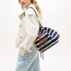 Torba typu bucket z monogramem i paskami w stylu bretońskim Torba typu bucket z monogramem i paskami w stylu bretońskim