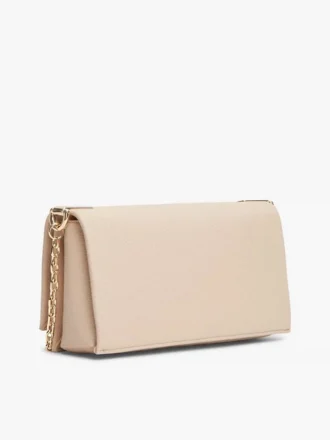 Torebka crossbody z łańcuszkiem i zapięciem z monogramem