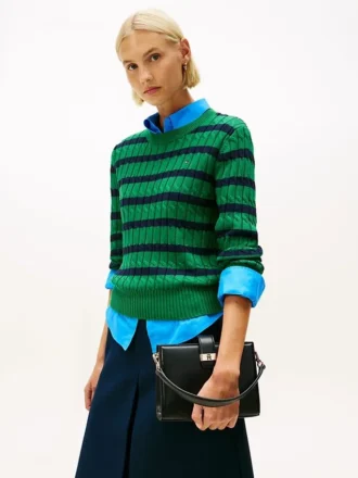 Torebka typu mini satchel z zapięciem z monogramem