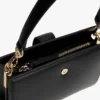 Torebka typu mini satchel z zapięciem z monogramem Torebka typu mini satchel z zapięciem z monogramem