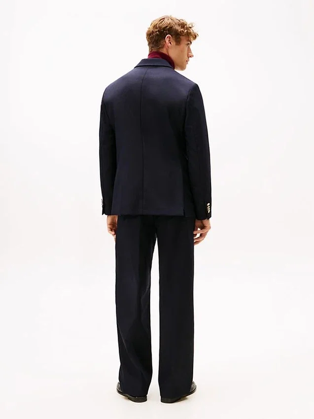 Wełniana marynarka klubowa z logo w postaci herbu Wełniana marynarka klubowa z logo w postaci herbu