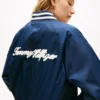 Wodoodporna kurtka bomberka w stylu varsity Wodoodporna kurtka bomberka w stylu varsity