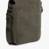 Zamszowa torba crossbody z klapką Zamszowa torba crossbody z klapką